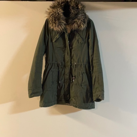 Abercrombie & Fitch Jackets & Blazers - Women’s Winter Coat